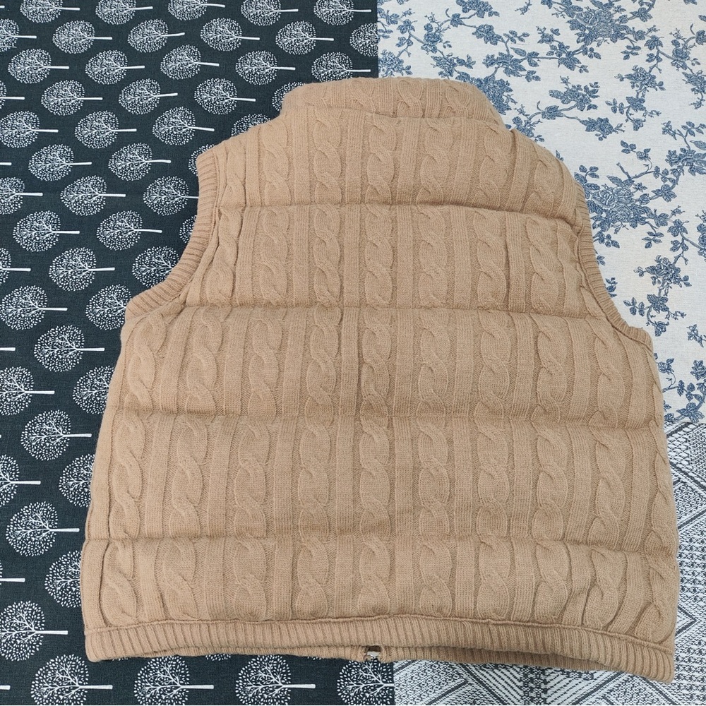 Ralph Lauren Beige Cable Knit Vest - Picture 3 of 6